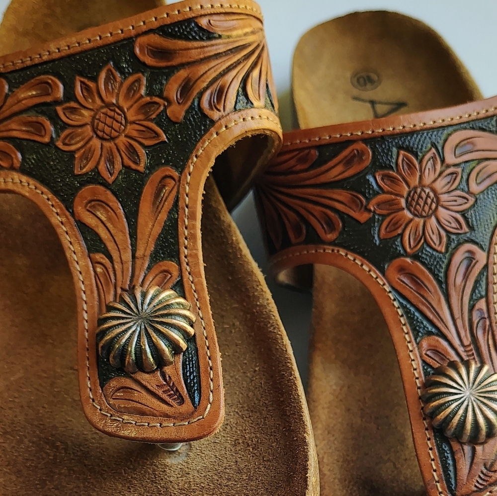 American Darling hand-carved genuine leather flip-flop sandals,women's sz 10. - Picture 11 of 17